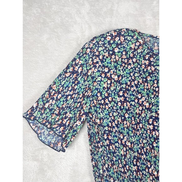 Dressed in LALA Louie Luxe Pleated Top Sz S in Wildflower Ditzy Floral Fairy - Picture 2 of 10
